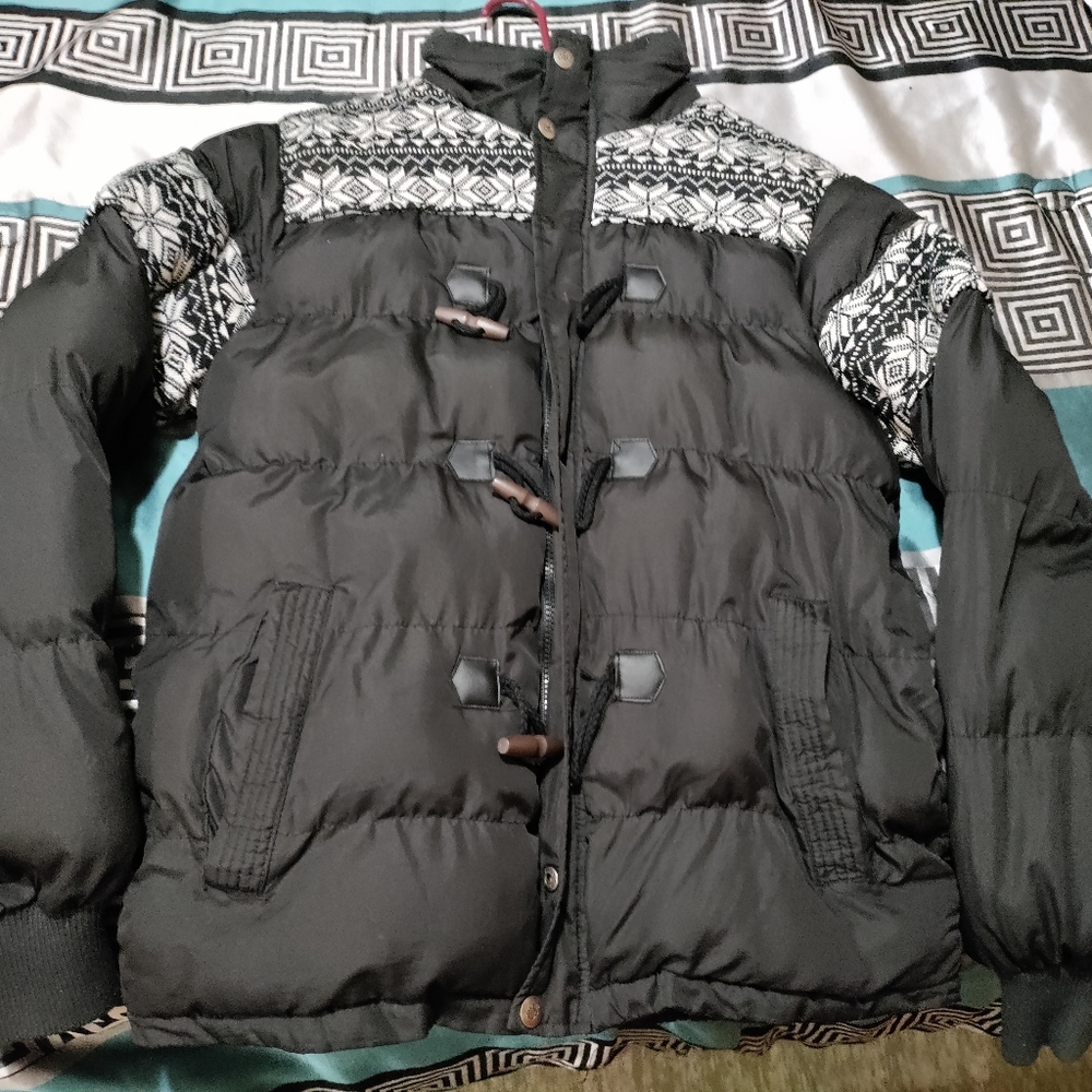 Large Black W/white pattern Brave soul Puff Jacket.